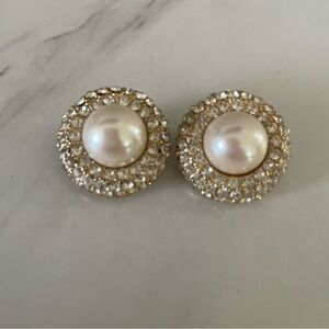 Elegant Gold Stud Earrings